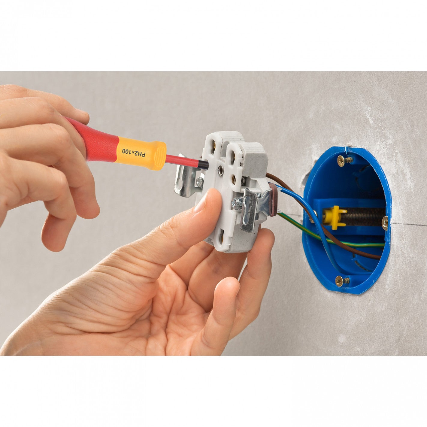 DESTORNILLADOR PLANO AISLADO DELGADO 1.2x6.5x150mm